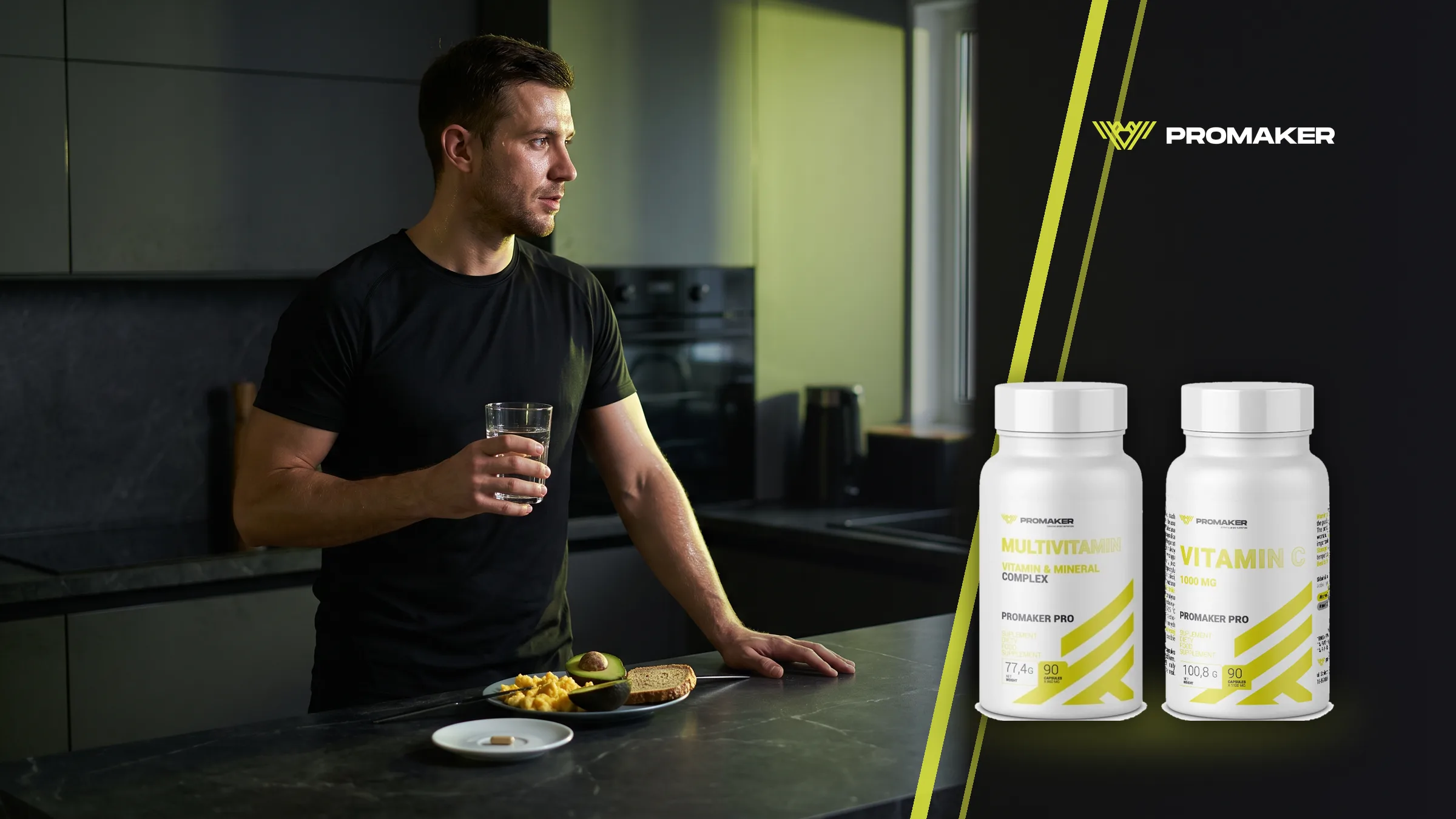 Mężczyzna po treningu pije wodę przy śniadaniu z kapsułką; Multivitamin Complex i Vit C 1000 mg PROMAKER